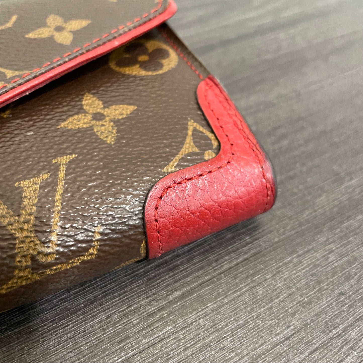 July-9 BAG DROP (Subscriber Price $150) Louis Vuitton Monogram Sarah Retiro Wallet