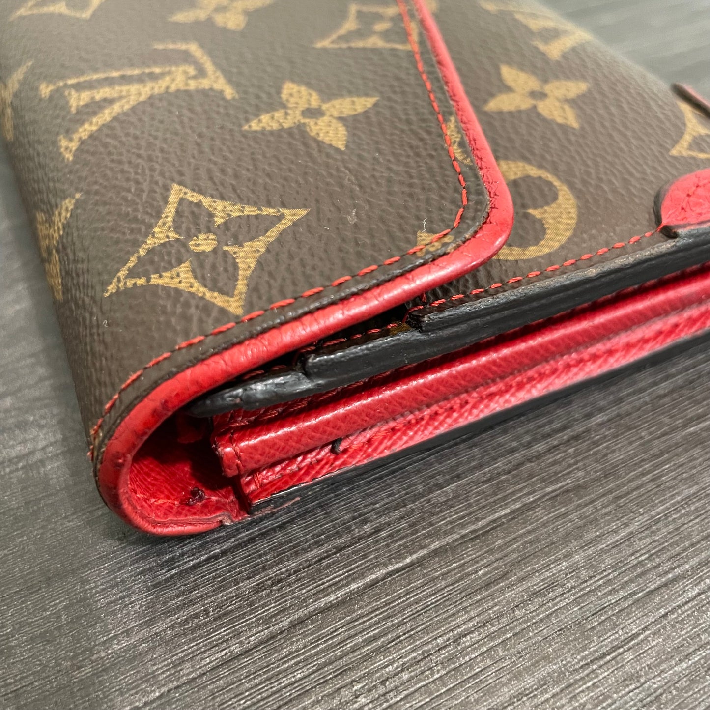 July-9 BAG DROP (Subscriber Price $150) Louis Vuitton Monogram Sarah Retiro Wallet