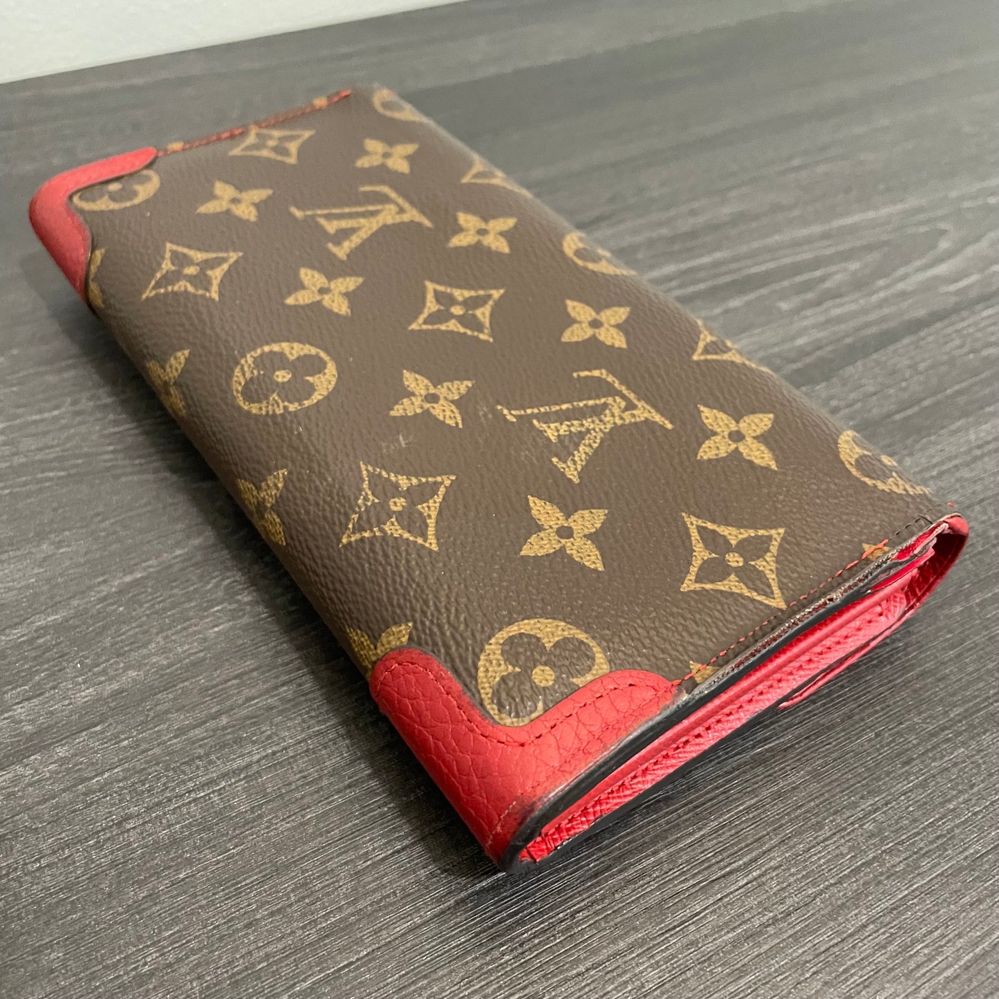 July-9 BAG DROP (Subscriber Price $150) Louis Vuitton Monogram Sarah Retiro Wallet