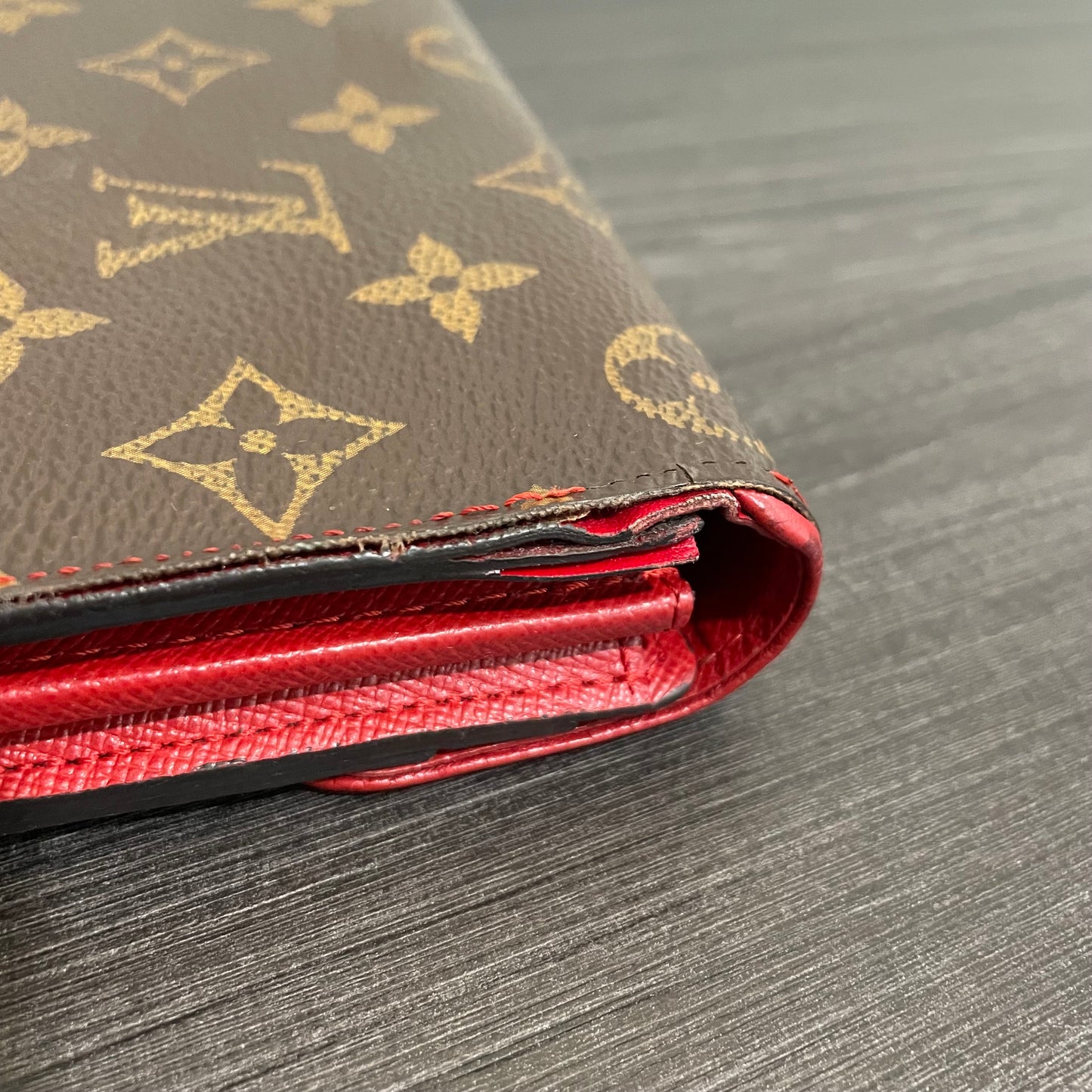 July-9 BAG DROP (Subscriber Price $150) Louis Vuitton Monogram Sarah Retiro Wallet