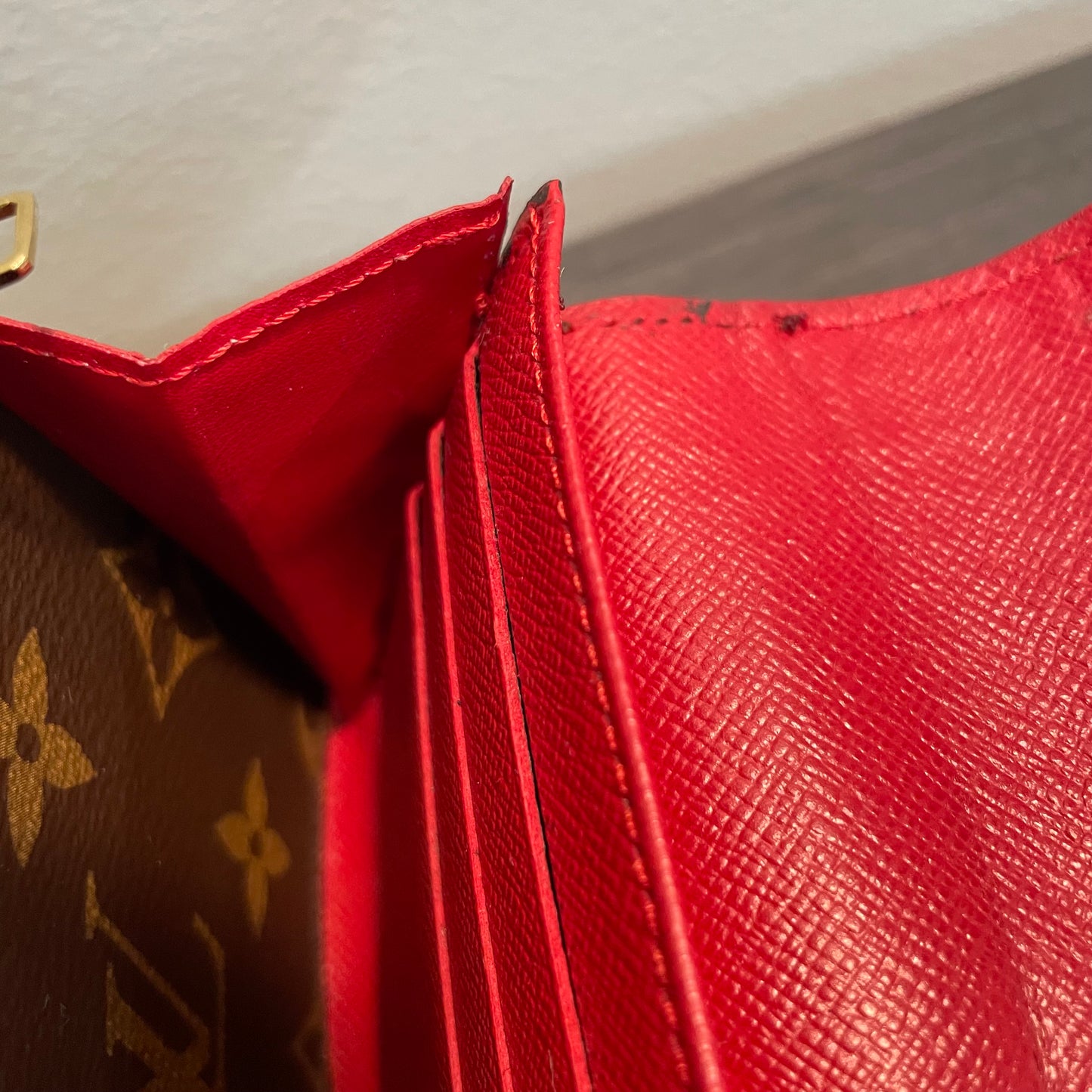 July-9 BAG DROP (Subscriber Price $150) Louis Vuitton Monogram Sarah Retiro Wallet