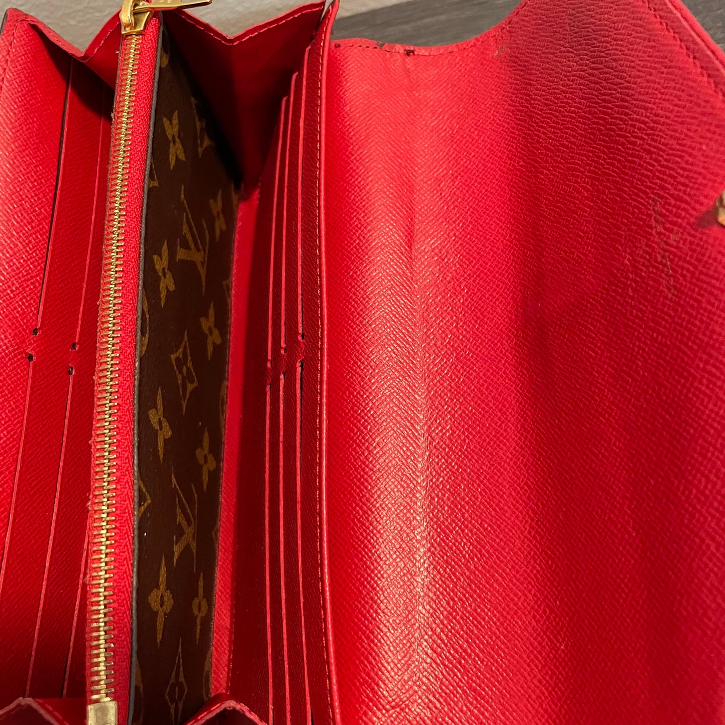 July-9 BAG DROP (Subscriber Price $150) Louis Vuitton Monogram Sarah Retiro Wallet