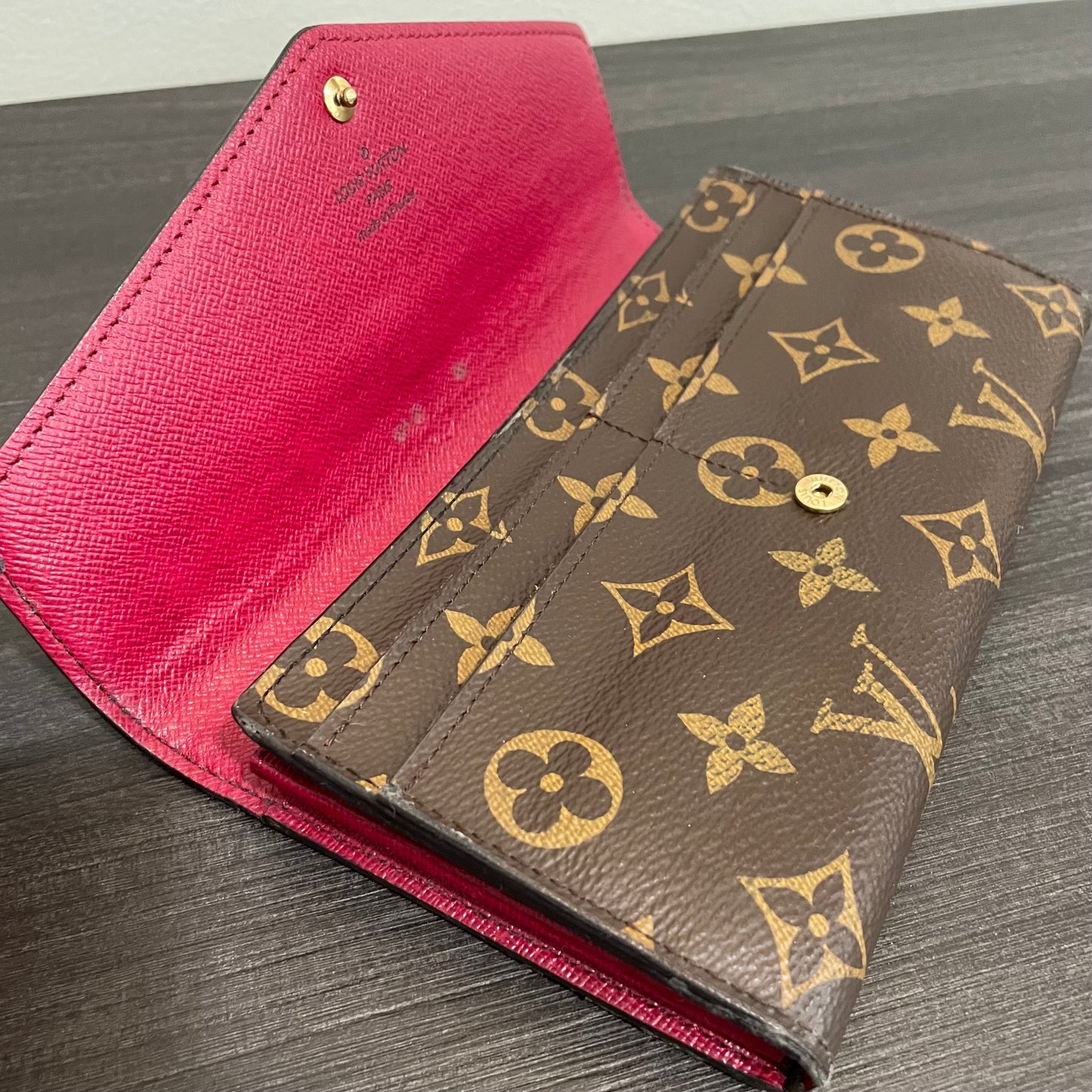 July-9 BAG DROP (Subscriber Price $150) Louis Vuitton Monogram Sarah Fuchsia Wallet