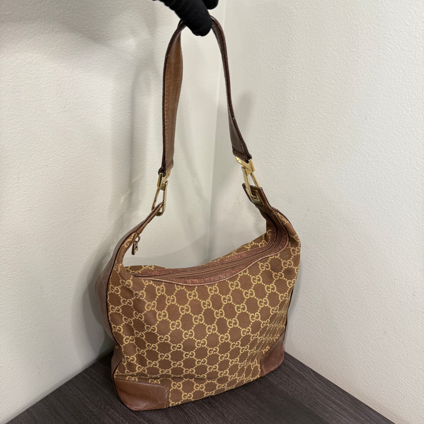 #1023 GUCCI GG Canvas Shoulder Bag