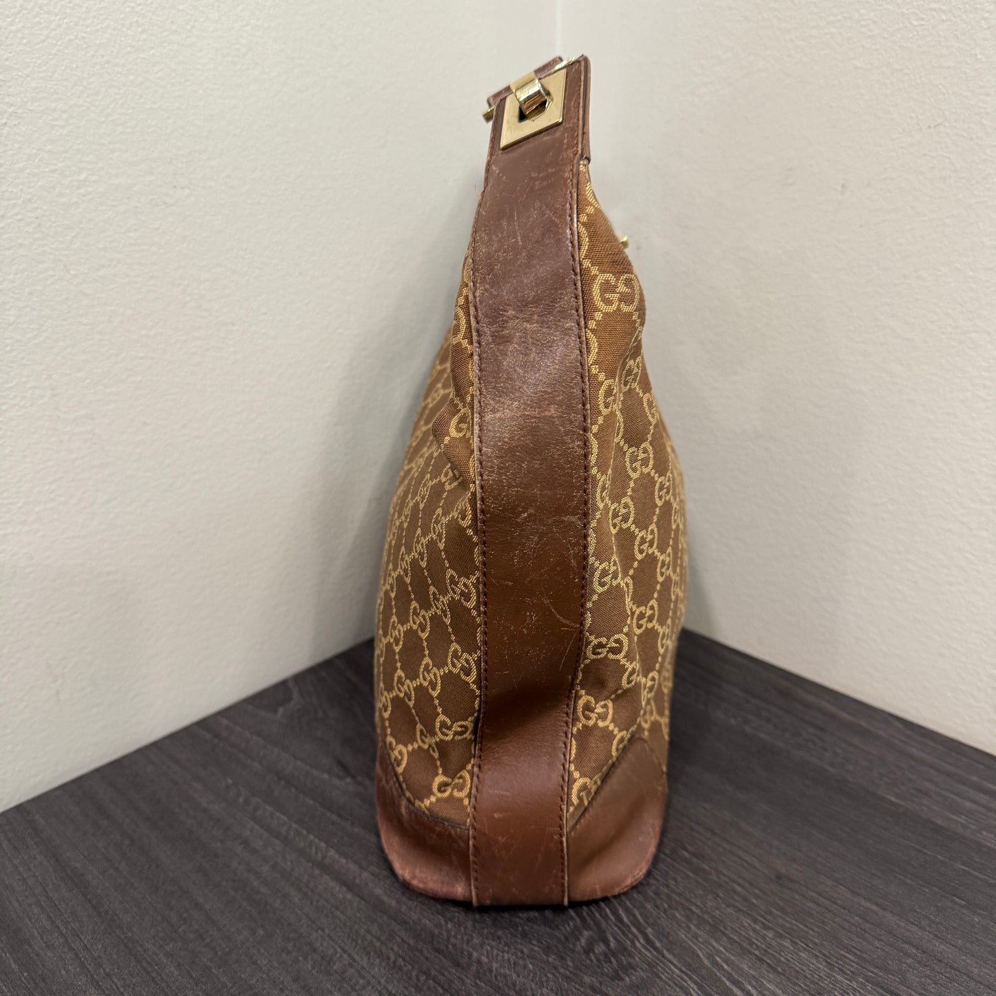 #1023 GUCCI GG Canvas Shoulder Bag