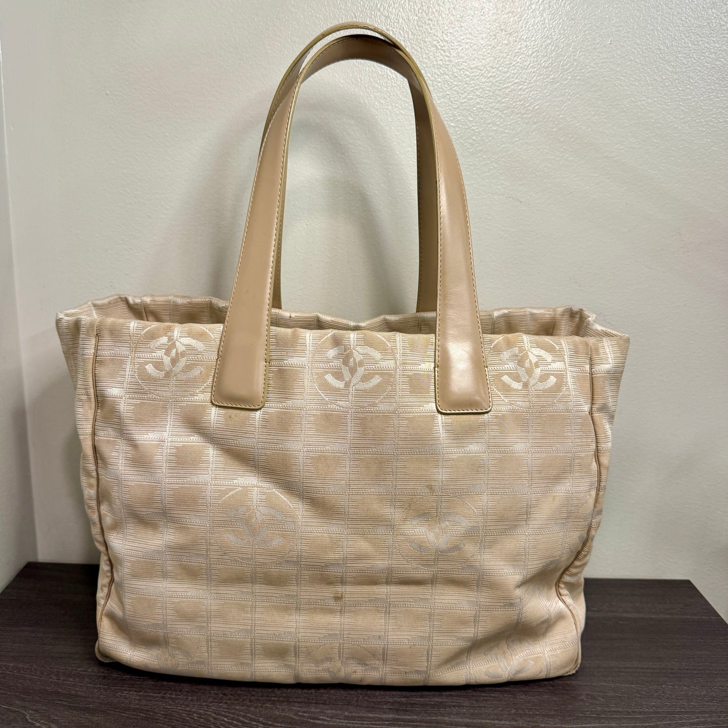 #1030 CHANEL Travel Ligne Tote Neutral