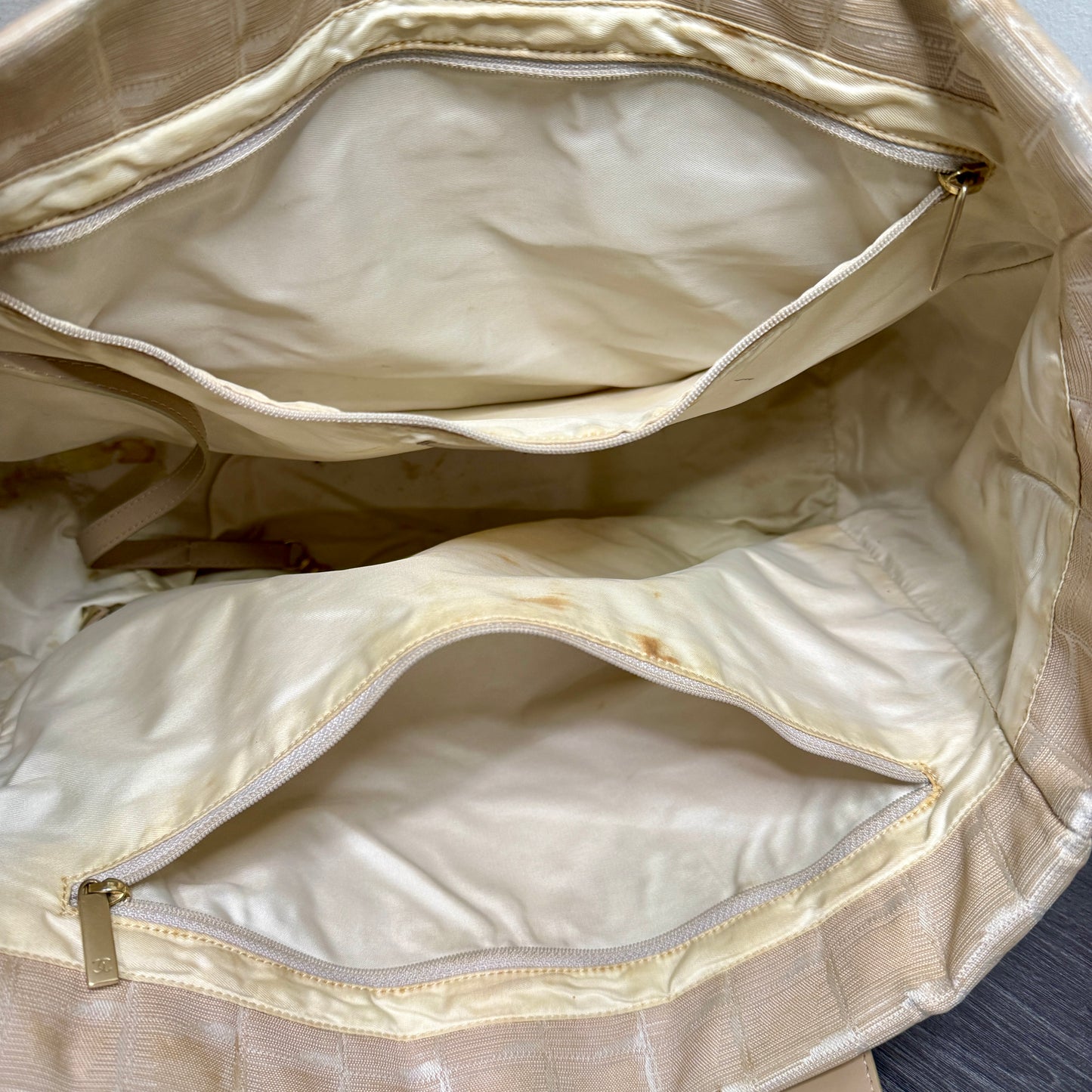 #1030 CHANEL Travel Ligne Tote Neutral