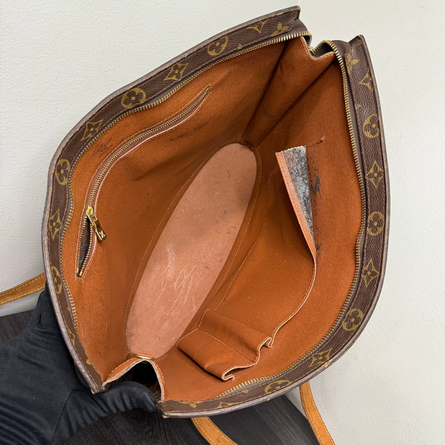 #1032 LOUIS VUITTON Babylone Tote