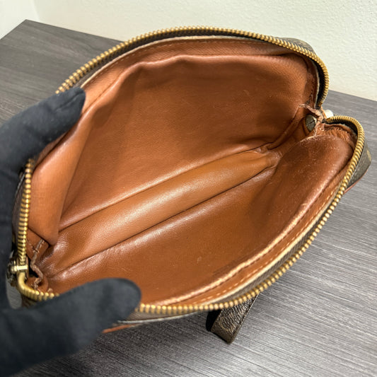 #1045 LOUIS VUITTON Monogram Pouch