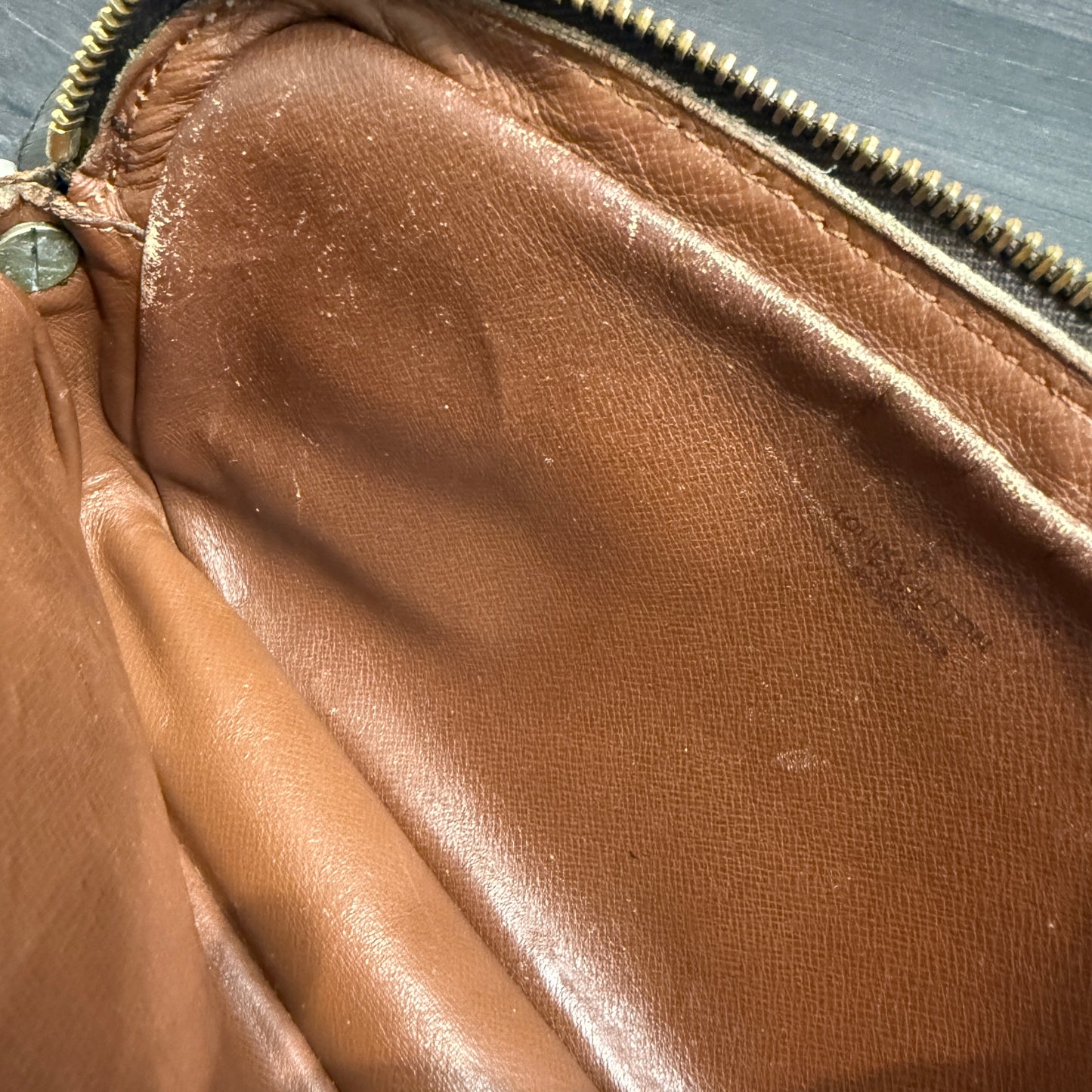 #1045 LOUIS VUITTON Monogram Pouch