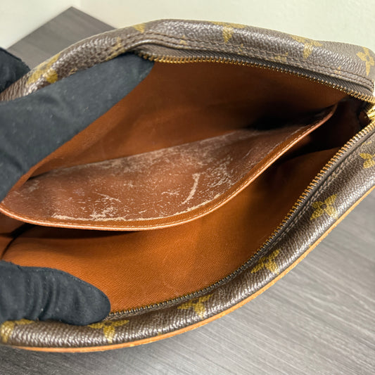 #1047 LOUIS VUITTON Monogram Cosmetic Case