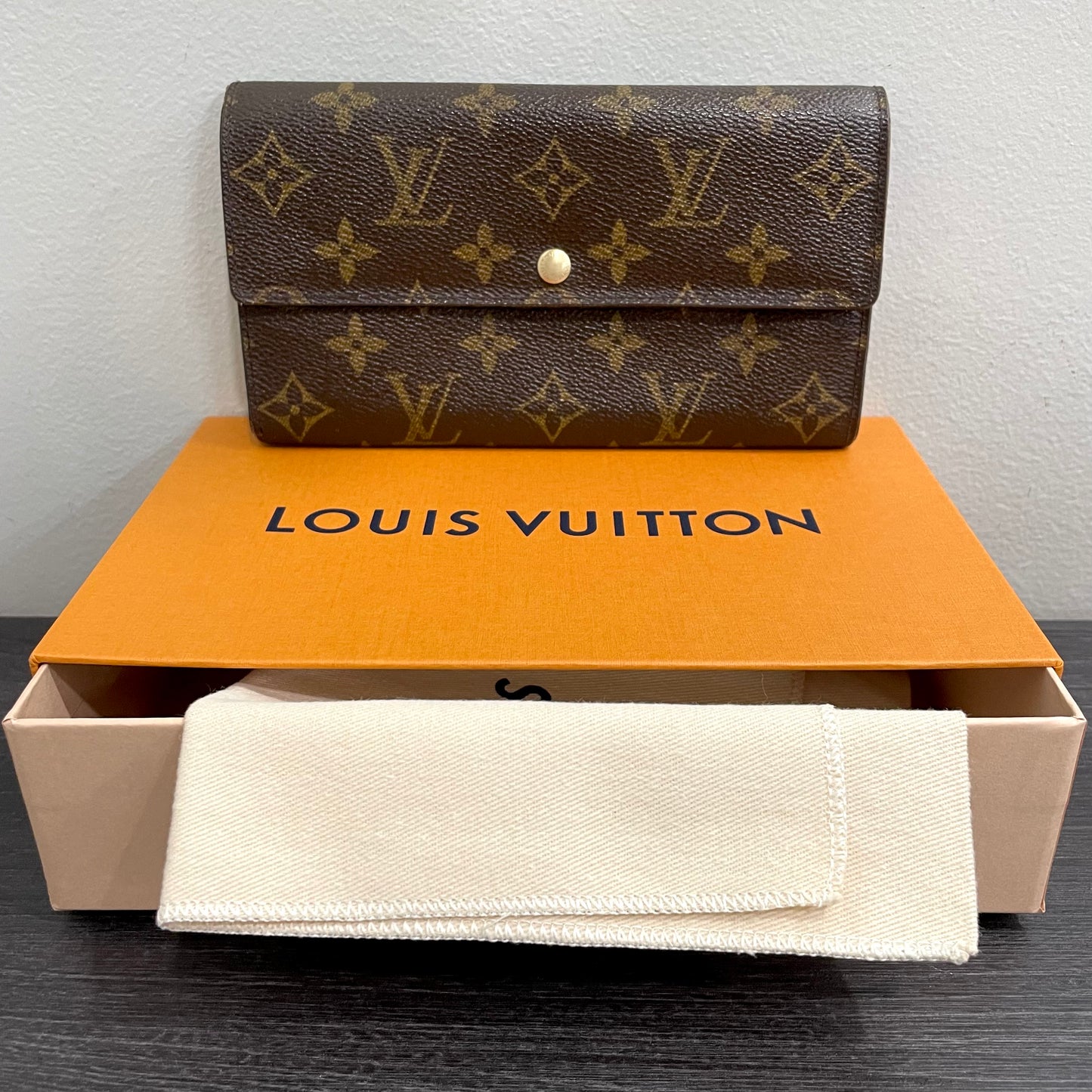 #119 LOUIS VUITTON Monogram Long Bifold Wallet with Dust Bag & Box