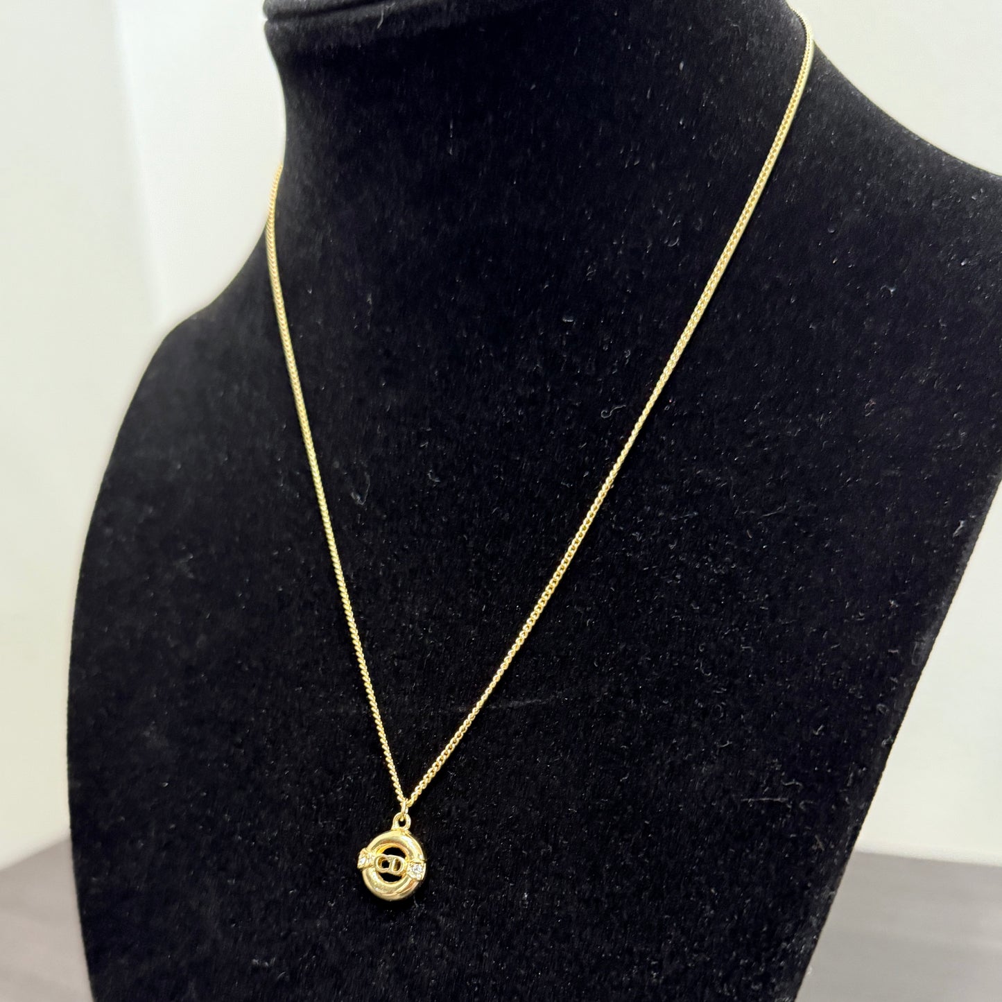 #1052 CHRISTIAN DIOR Pendant Necklace (TOP PICK!)