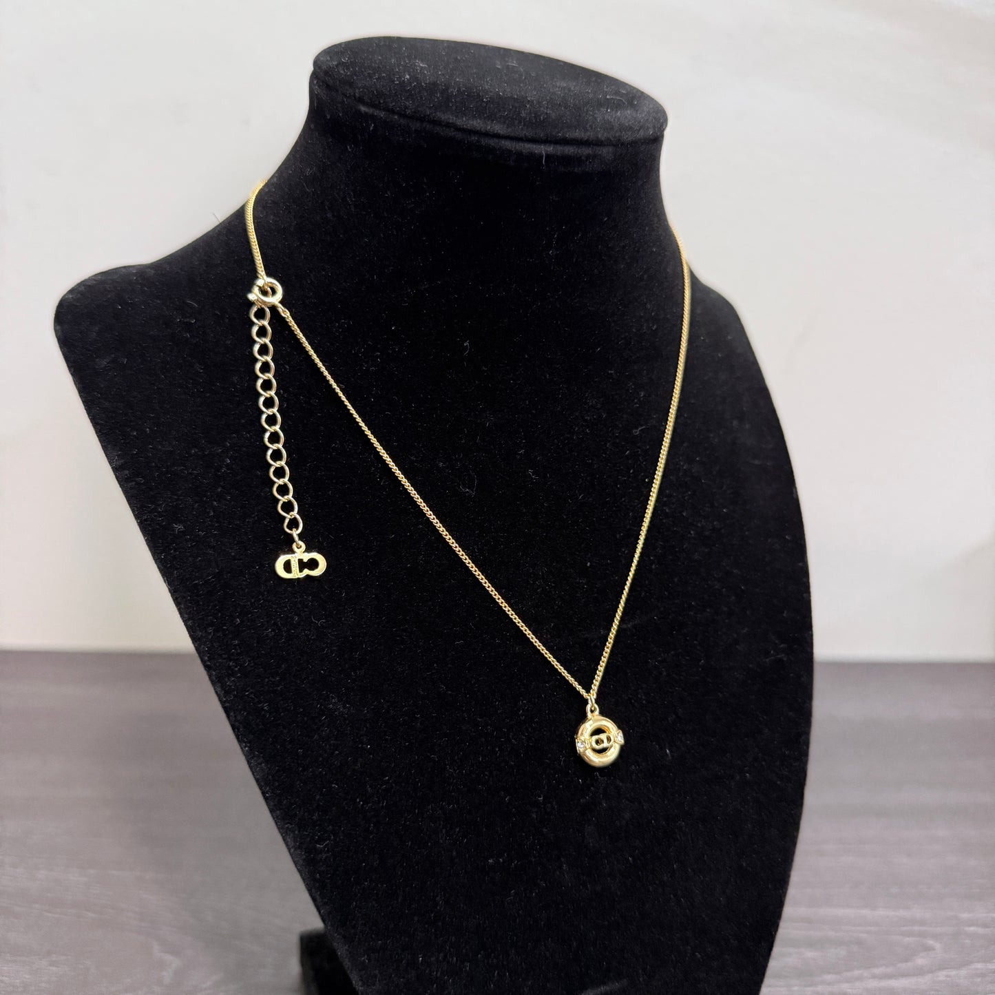 #1052 CHRISTIAN DIOR Pendant Necklace (TOP PICK!)
