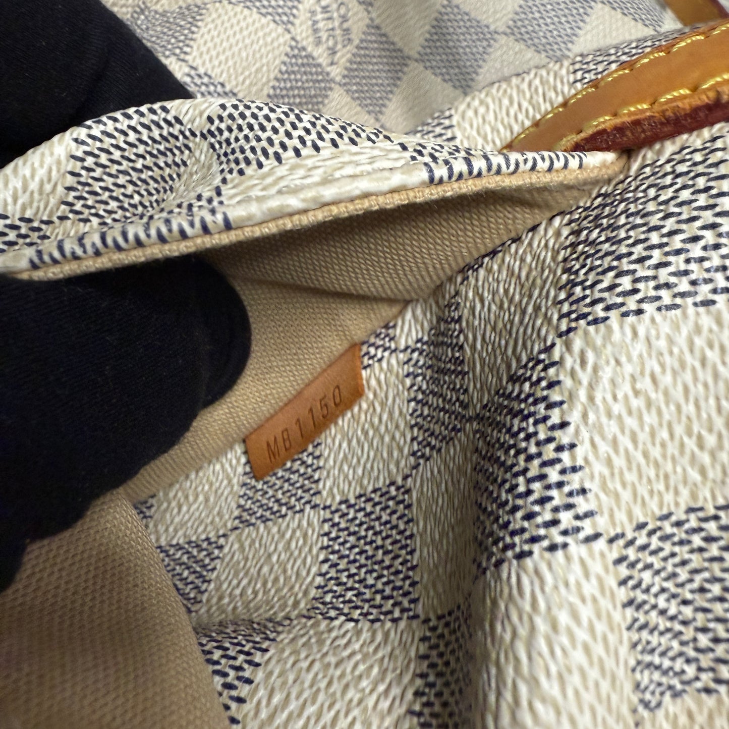 #1053 LOUIS VUITTON Damier Azur Totally MM (TOP PICK!)