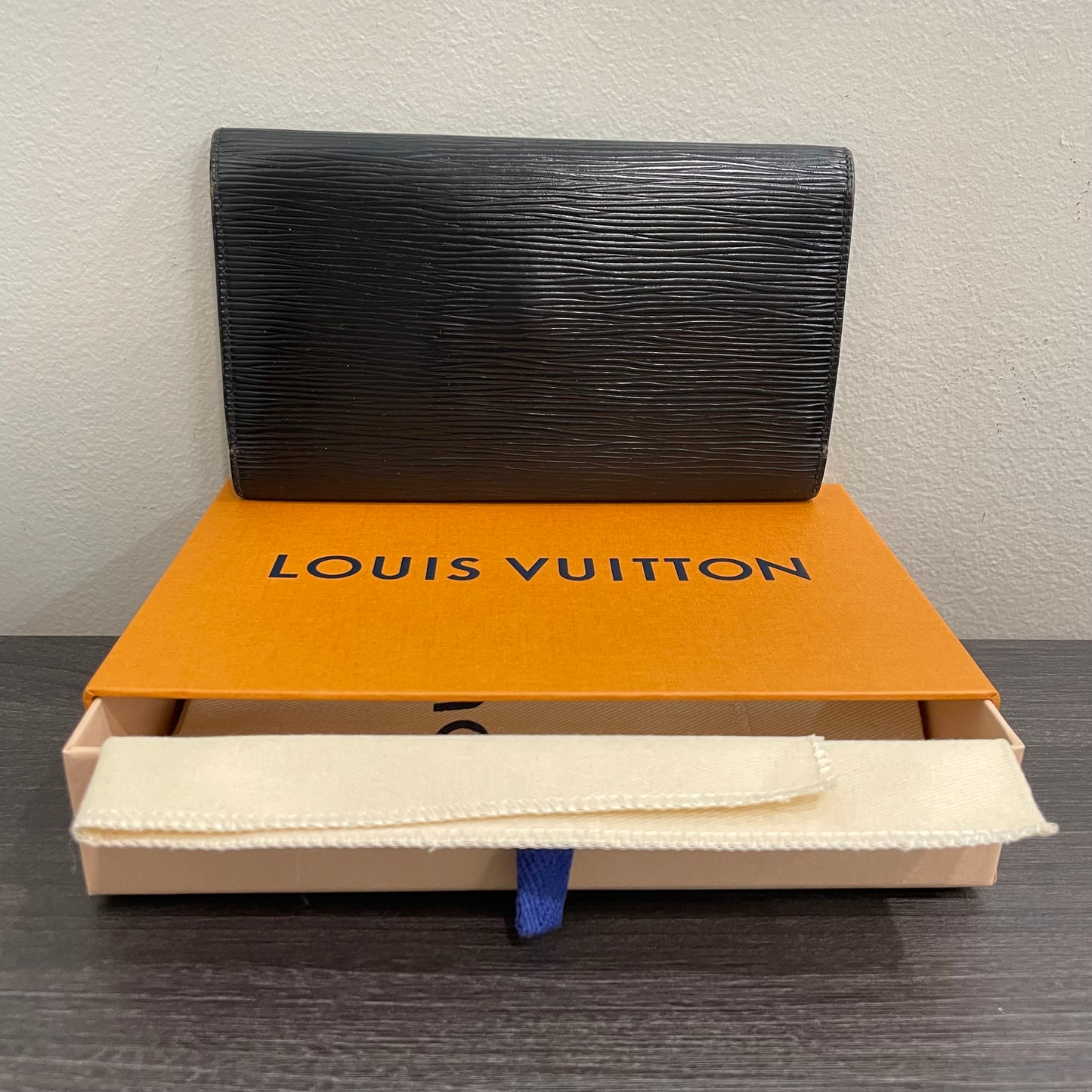 #122 LOUIS VUITTON Black Epi Leather Trifold Wallet with Dust Bag & Box
