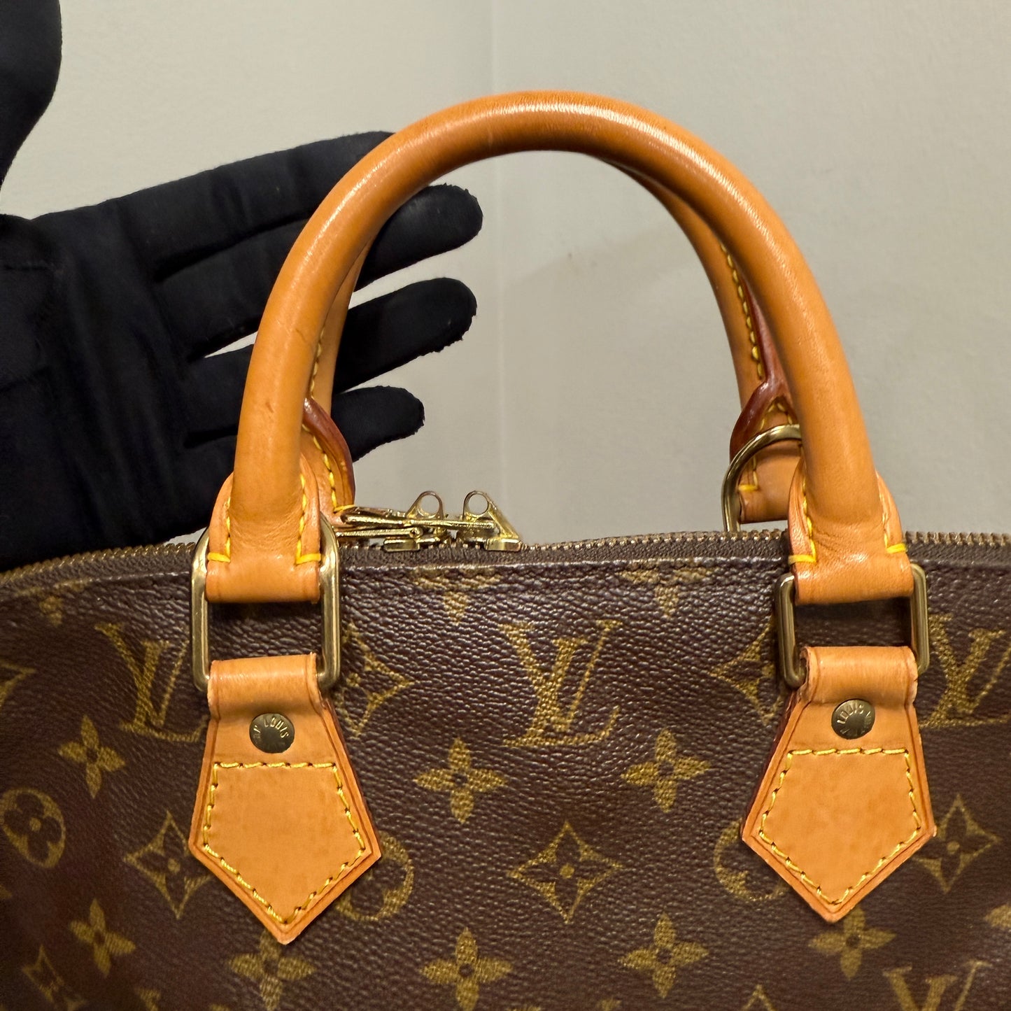 #1057 LOUIS VUITTON Monogram Alma (TOP PICK!)