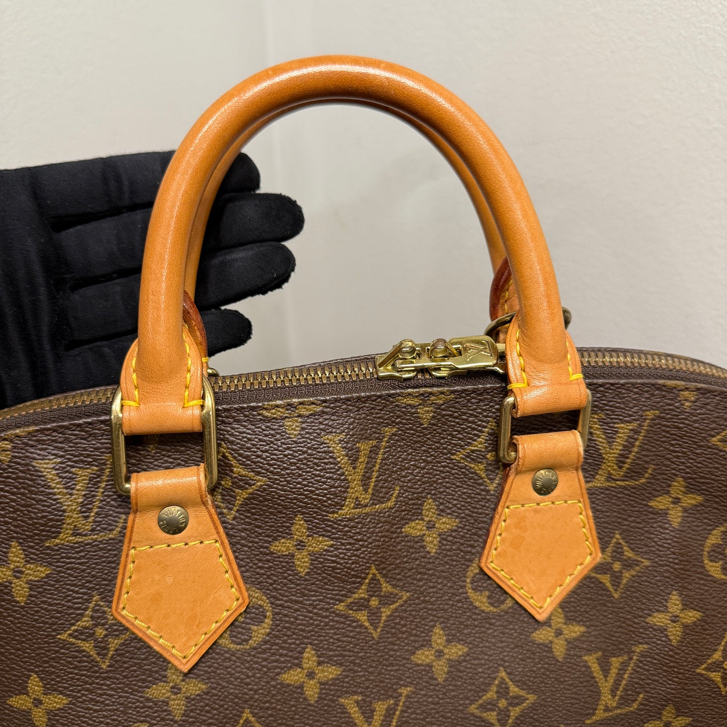 #1057 LOUIS VUITTON Monogram Alma (TOP PICK!)