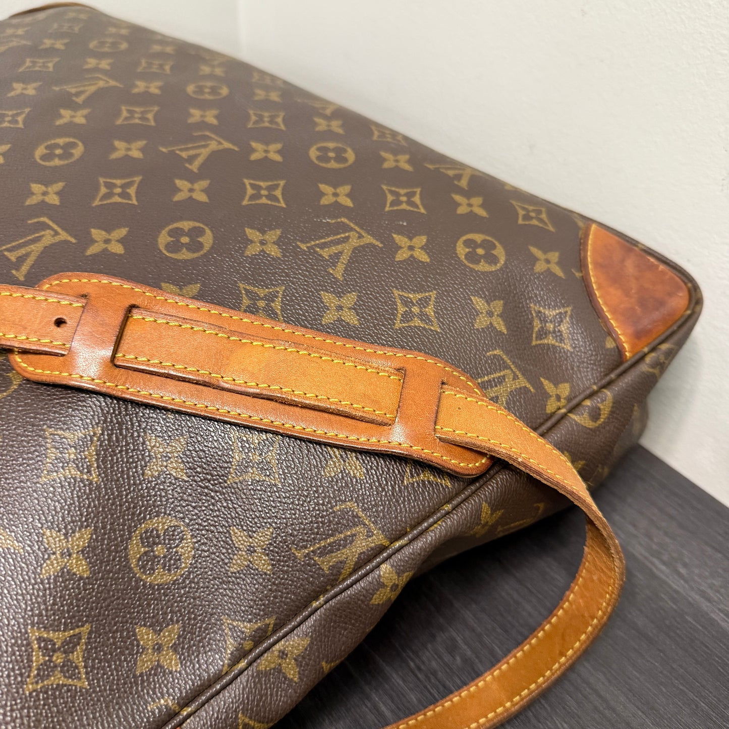 #1058 LOUIS VUITTON Monogram Sac Ballad