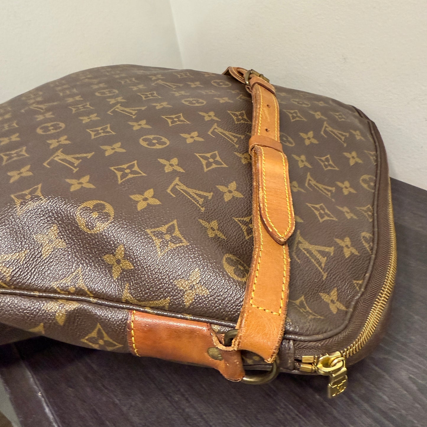 #1058 LOUIS VUITTON Monogram Sac Ballad
