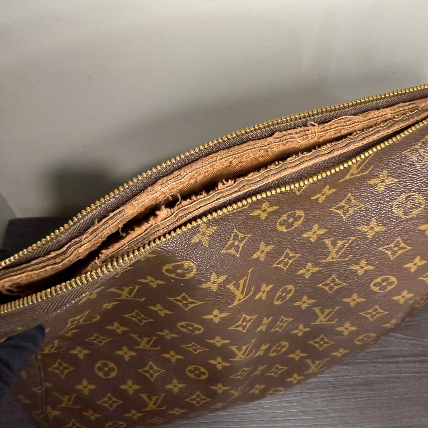 #1058 LOUIS VUITTON Monogram Sac Ballad