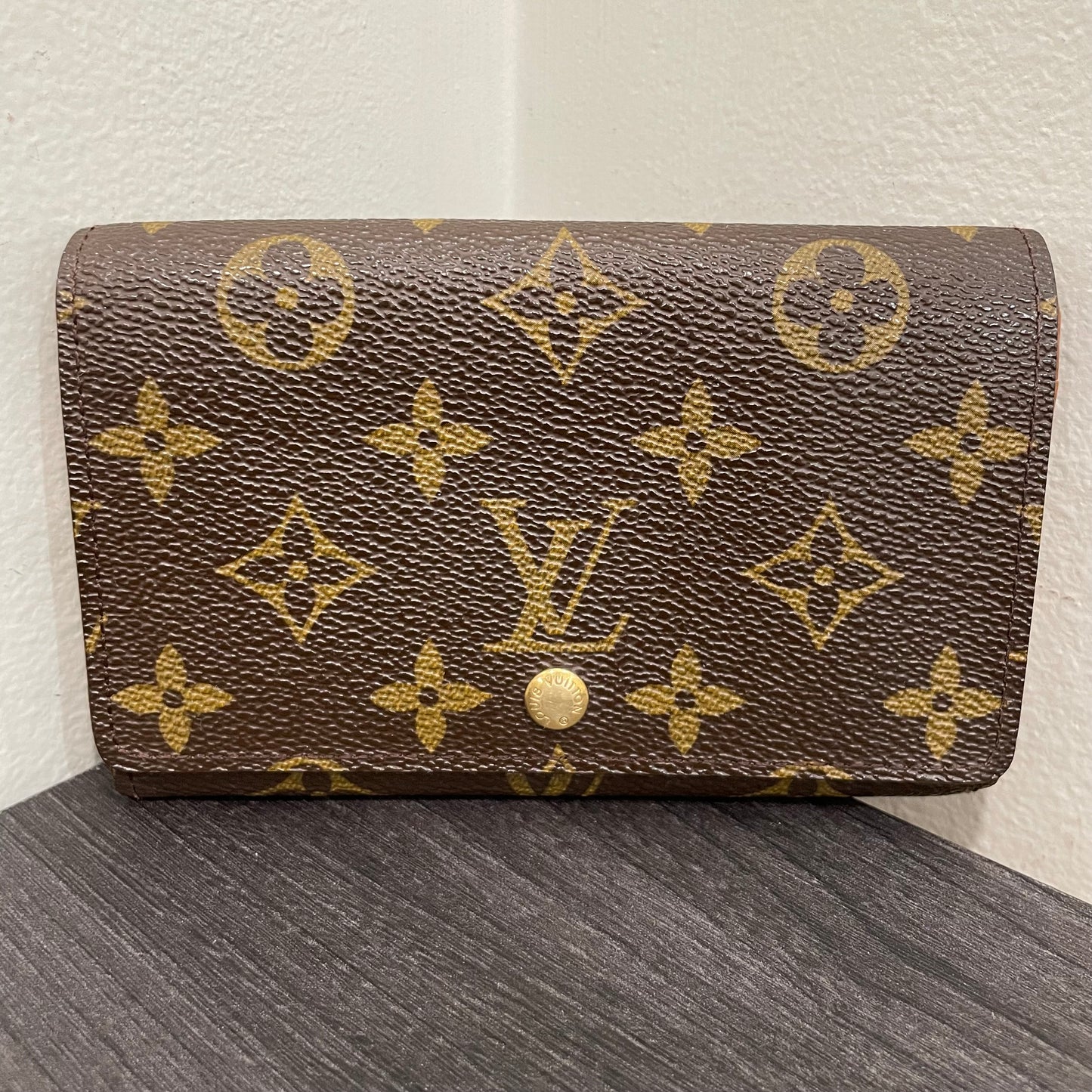 #160 LOUIS VUITTON Monogram Wallet