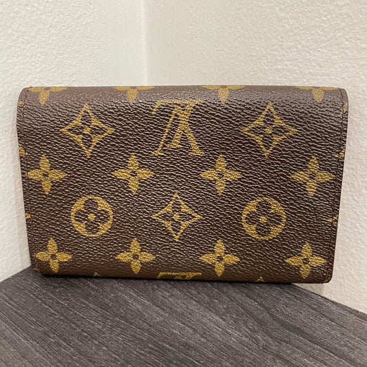 #160 LOUIS VUITTON Monogram Wallet