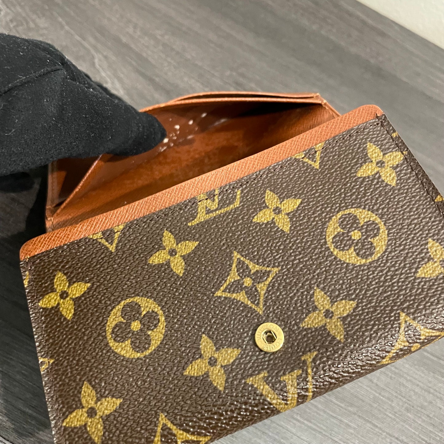 #160 LOUIS VUITTON Monogram Wallet