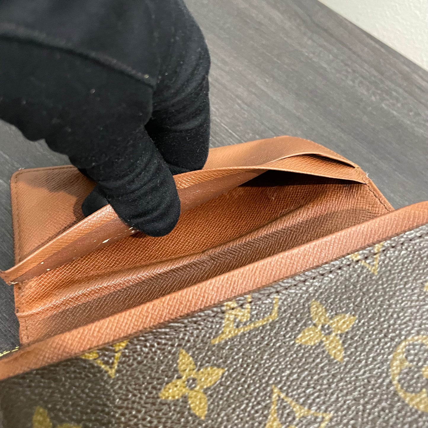#161 LOUIS VUITTON Monogram Wallet