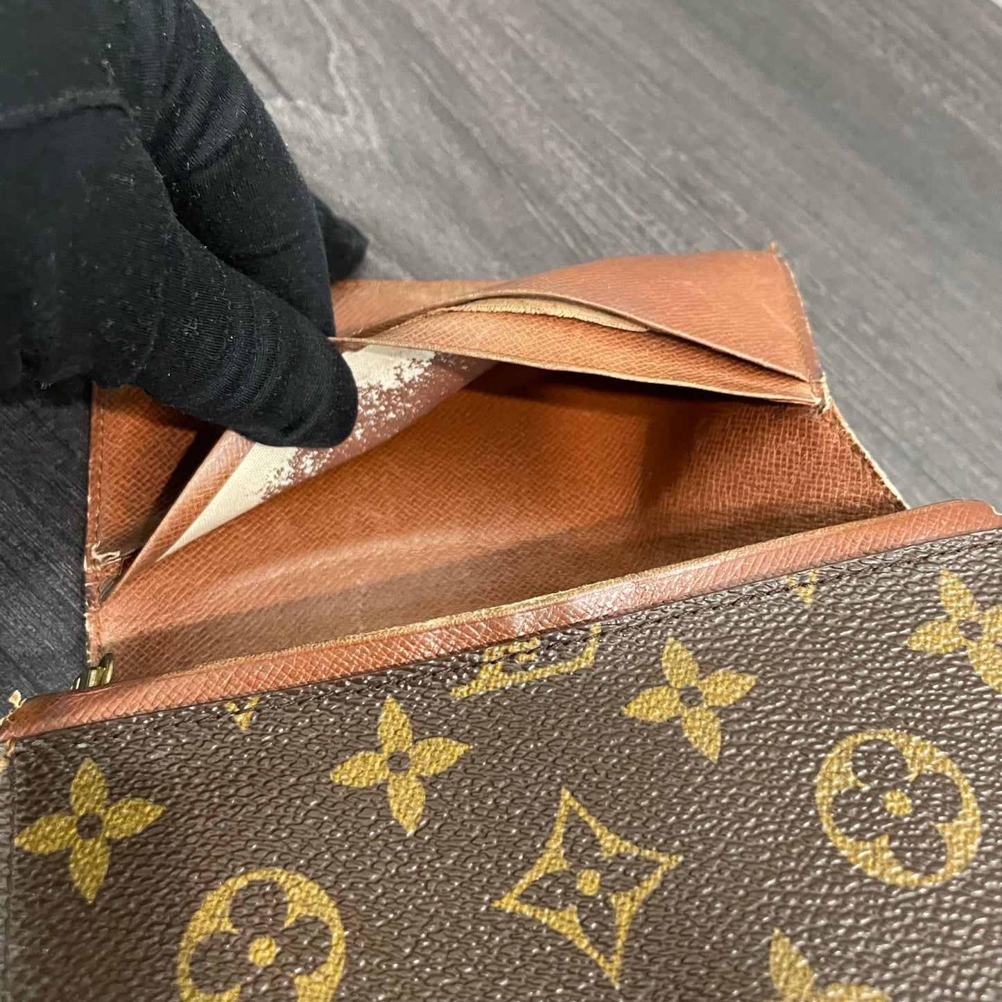 CLEARANCE #162 LOUIS VUITTON Monogram Wallet