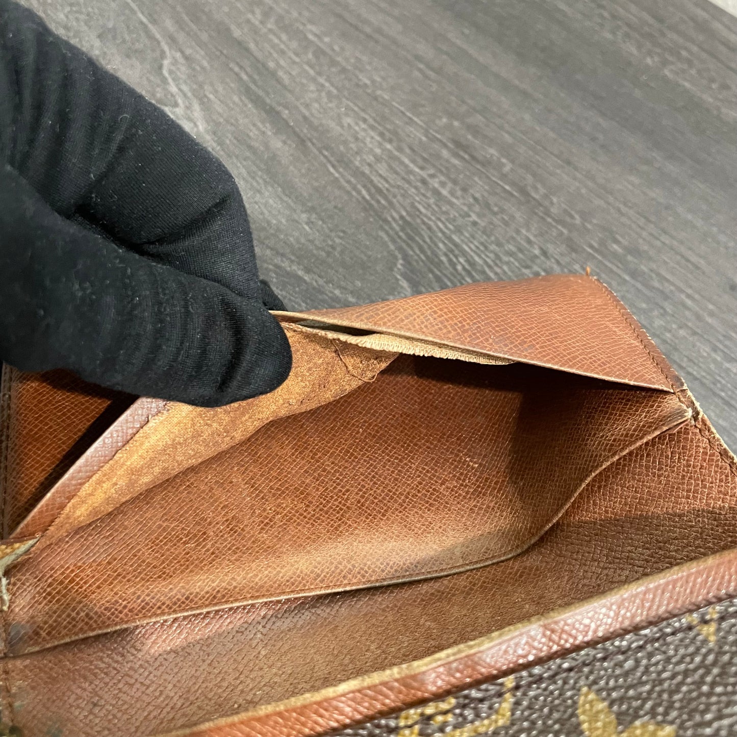 CLEARANCE #162 LOUIS VUITTON Monogram Wallet