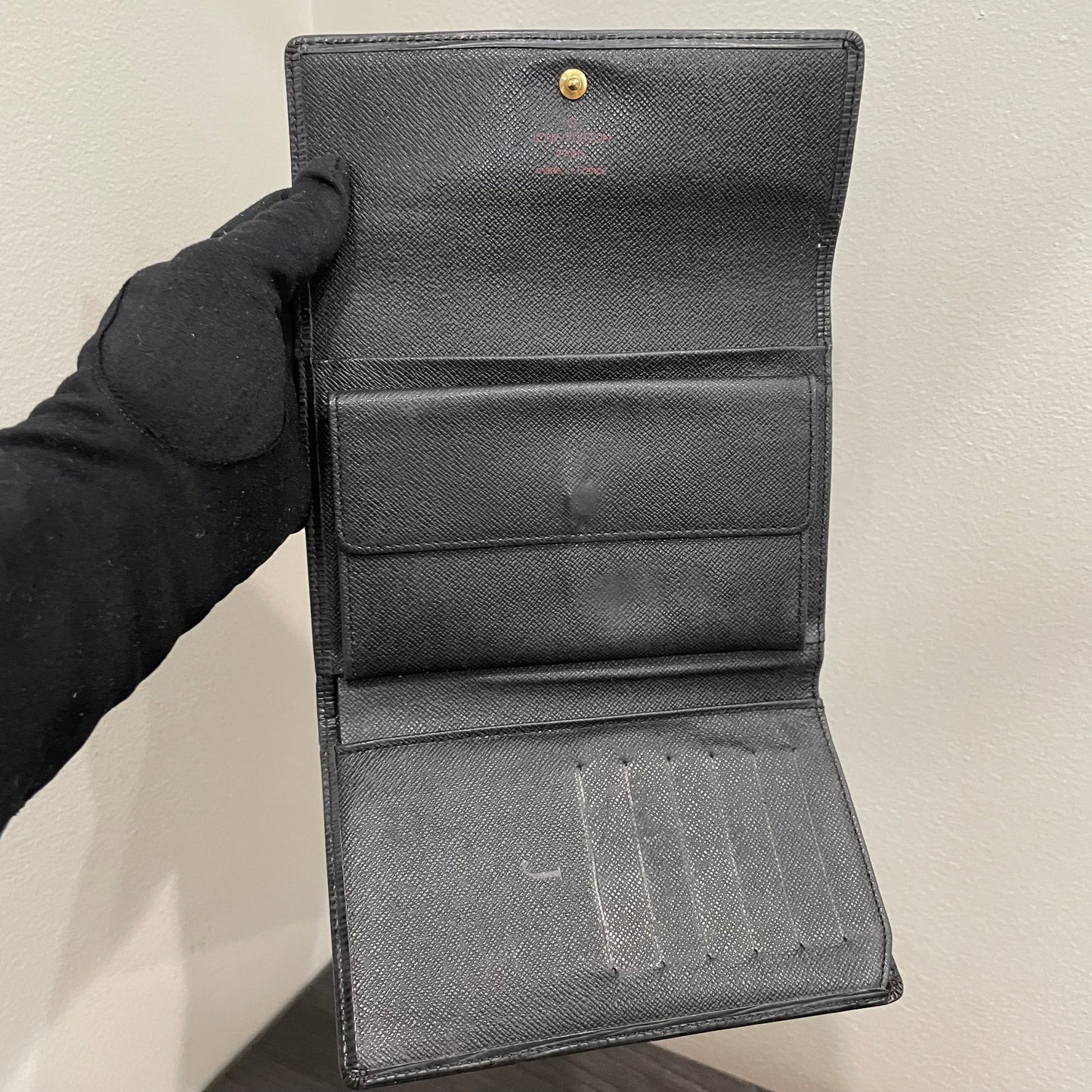 #170 LOUIS VUITTON Black Epi Leather Trifold Wallet & Box