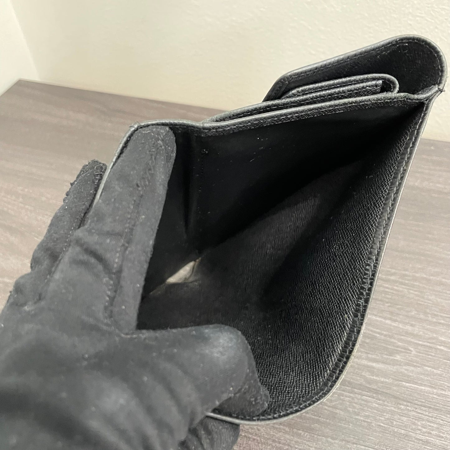 #170 LOUIS VUITTON Black Epi Leather Trifold Wallet & Box
