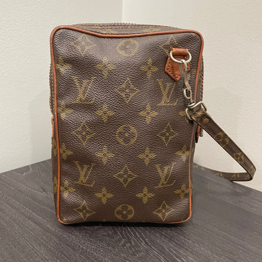#861 LOUIS VUITTON Vintage Amazone Crossbody