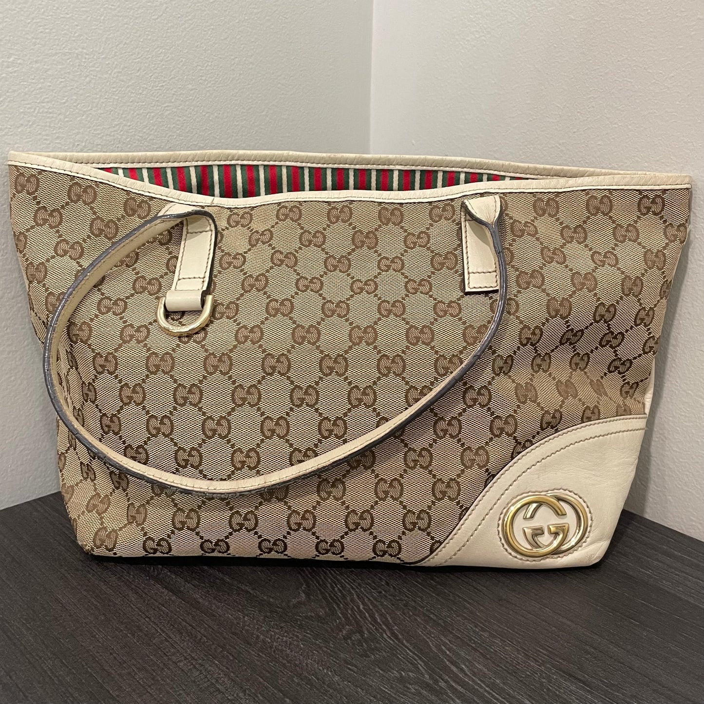 #868 GUCCI GG Canvas Stripe Interior Shoulder Bag