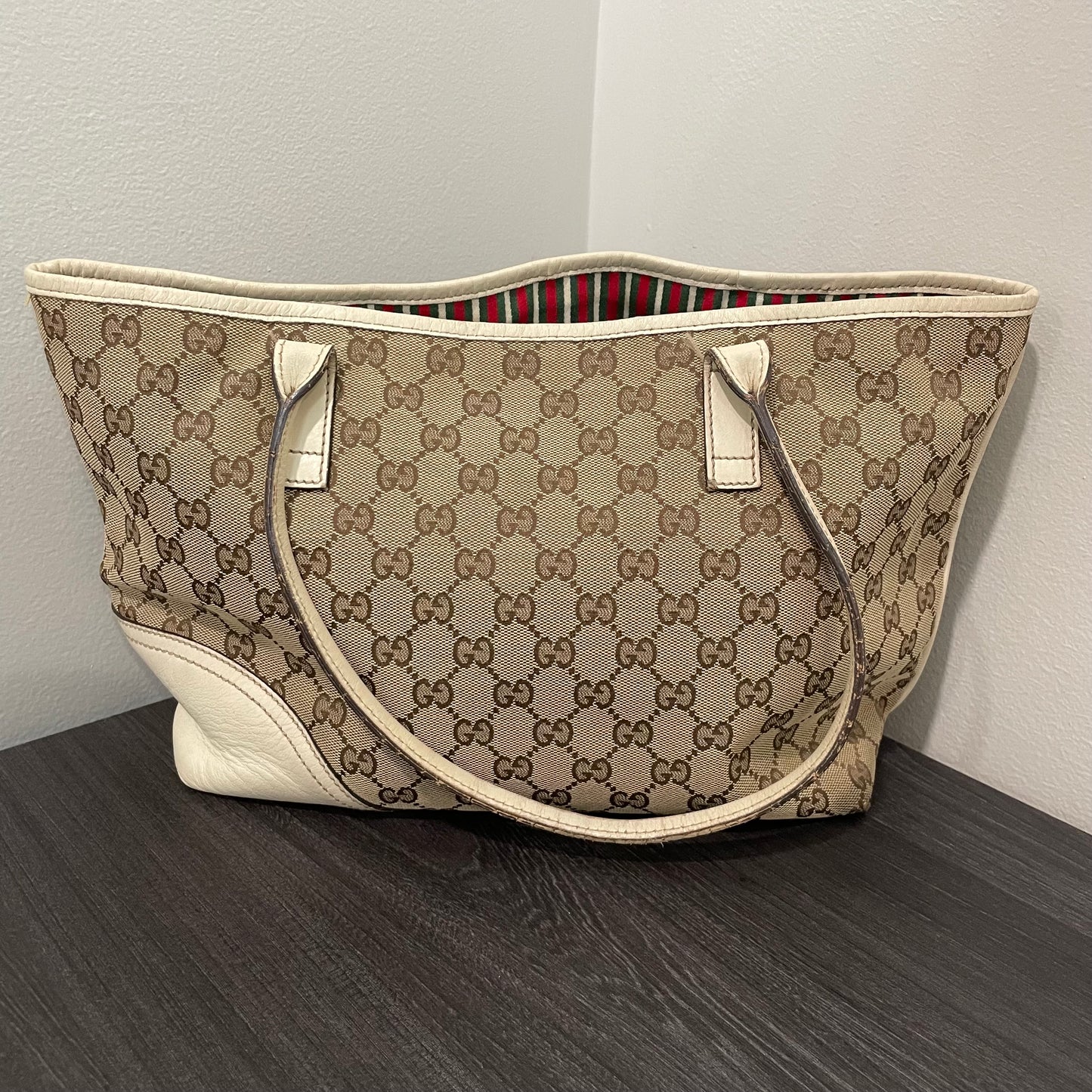 #868 GUCCI GG Canvas Stripe Interior Shoulder Bag