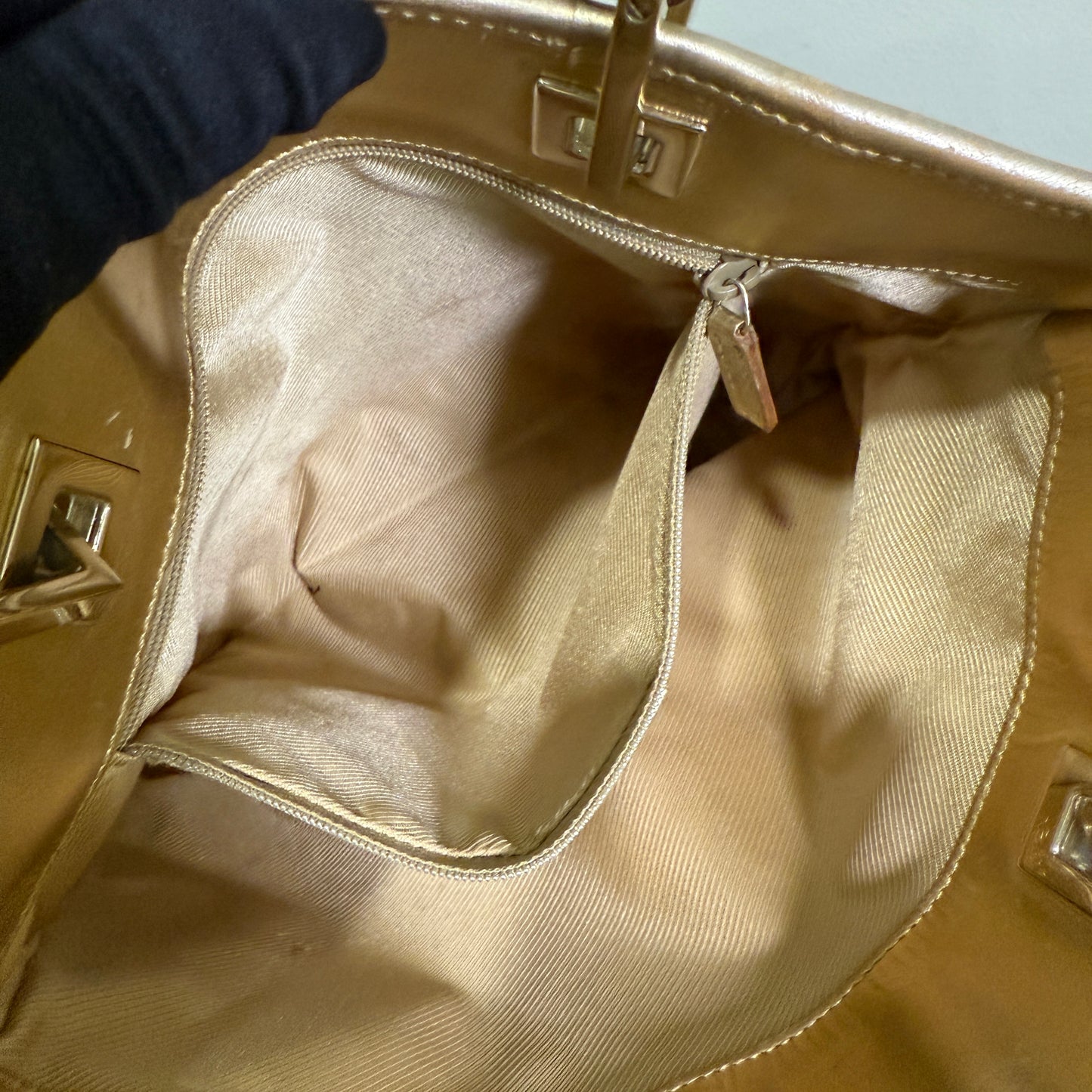 1015-07 GUCCI Gold GG Canvas Tote