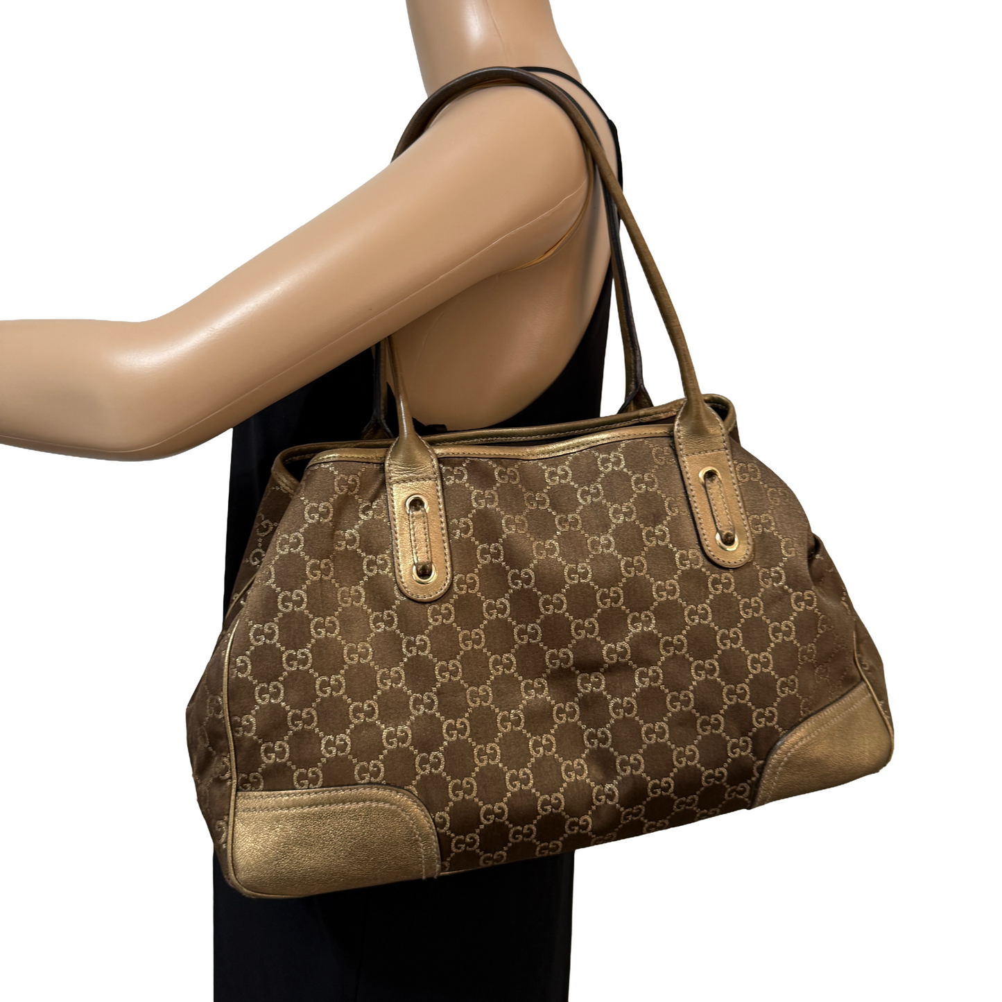 1015-09 GUCCI Gold GG Signature Princy Medium