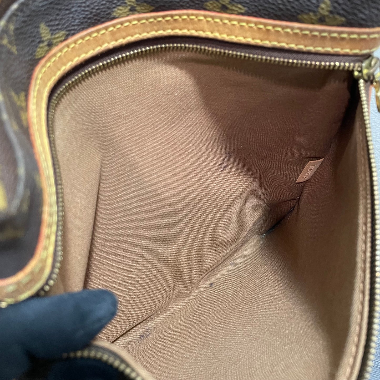 #870 LOUIS VUITTON Monogram Bosphore Crossbody