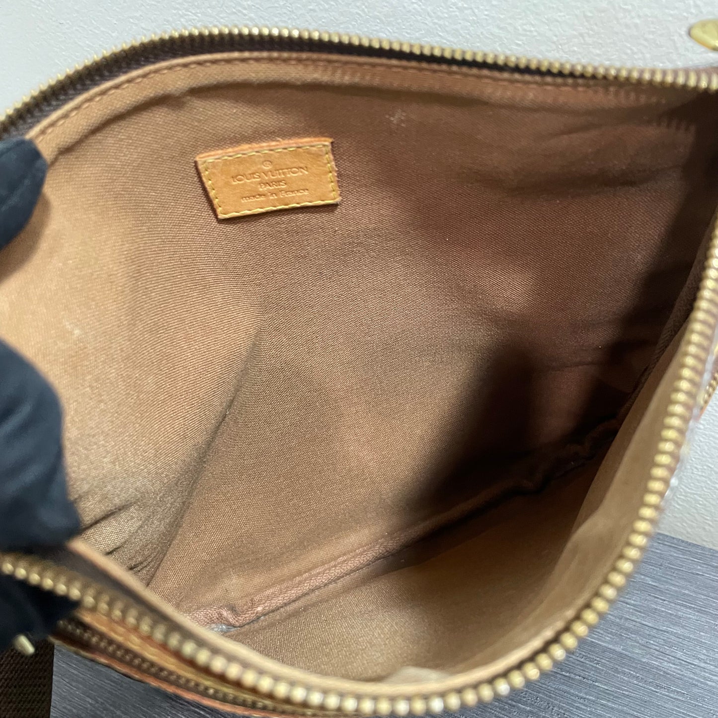 #870 LOUIS VUITTON Monogram Bosphore Crossbody