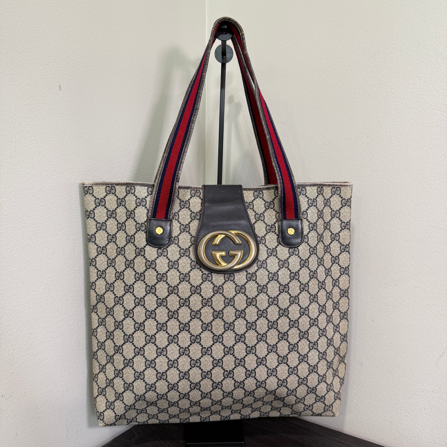 1015-10 GUCCI Navy Blue GG Supreme Sherry Line Shoulder Bag