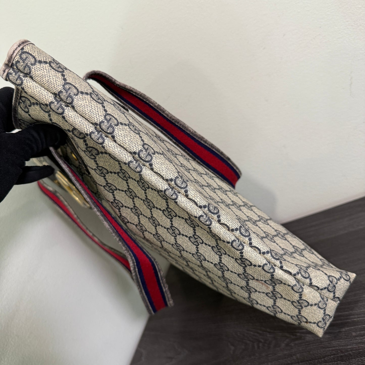 1015-10 GUCCI Navy Blue GG Supreme Sherry Line Shoulder Bag