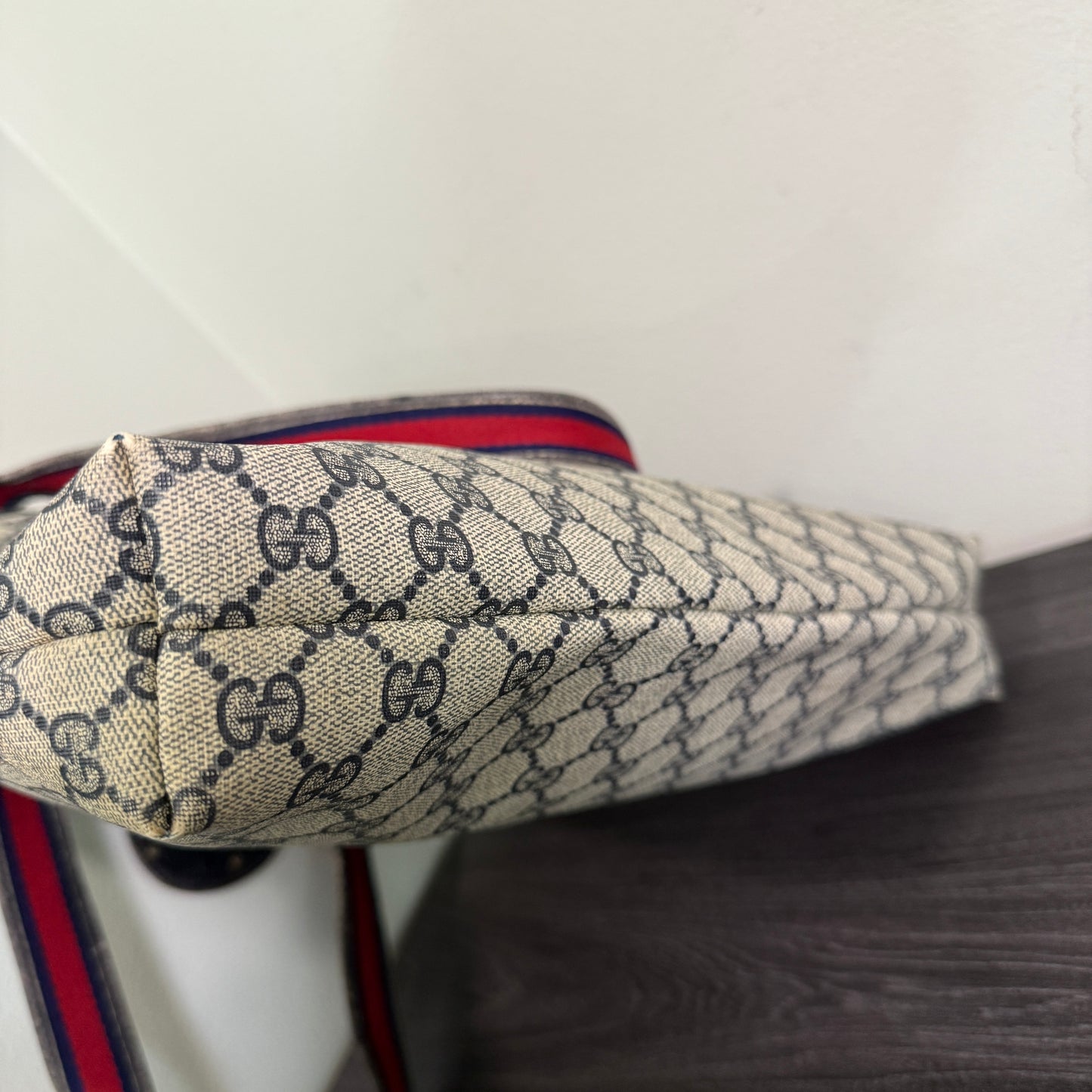 1015-10 GUCCI Navy Blue GG Supreme Sherry Line Shoulder Bag