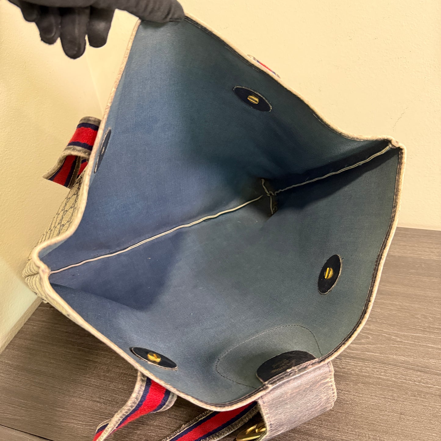 1015-10 GUCCI Navy Blue GG Supreme Sherry Line Shoulder Bag