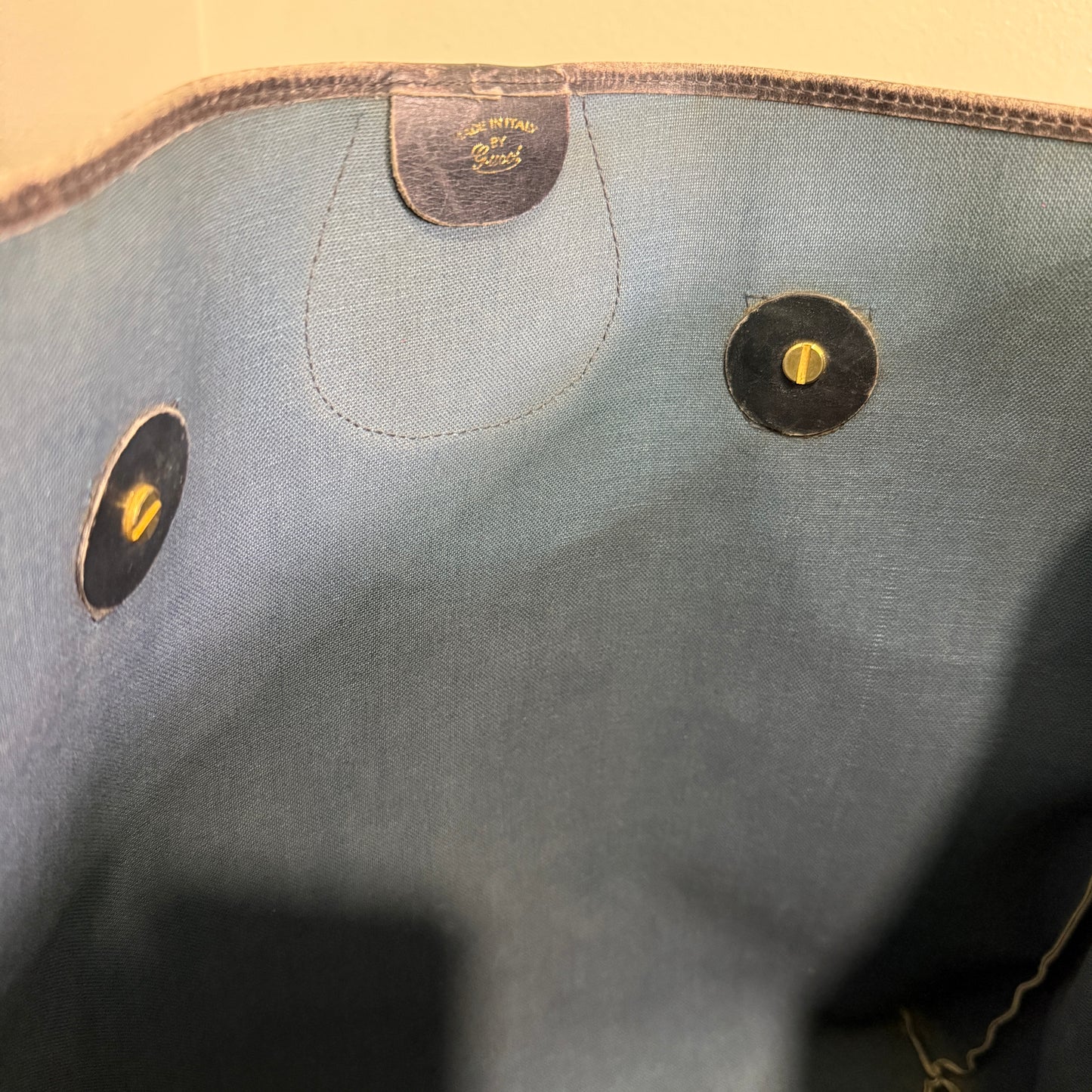 1015-10 GUCCI Navy Blue GG Supreme Sherry Line Shoulder Bag
