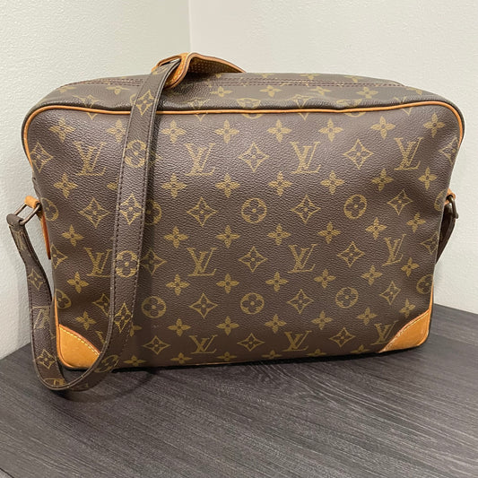 #878 LOUIS VUITTON Monogram Nil 33 Shoulder Bag