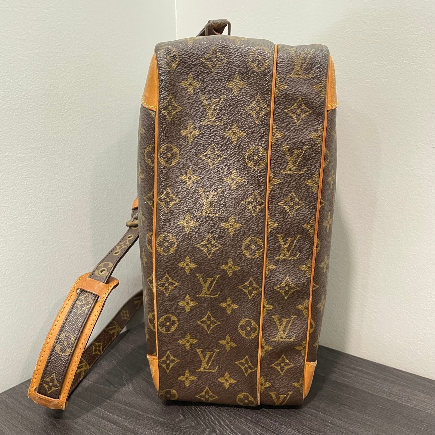 #878 LOUIS VUITTON Monogram Nil 33 Shoulder Bag