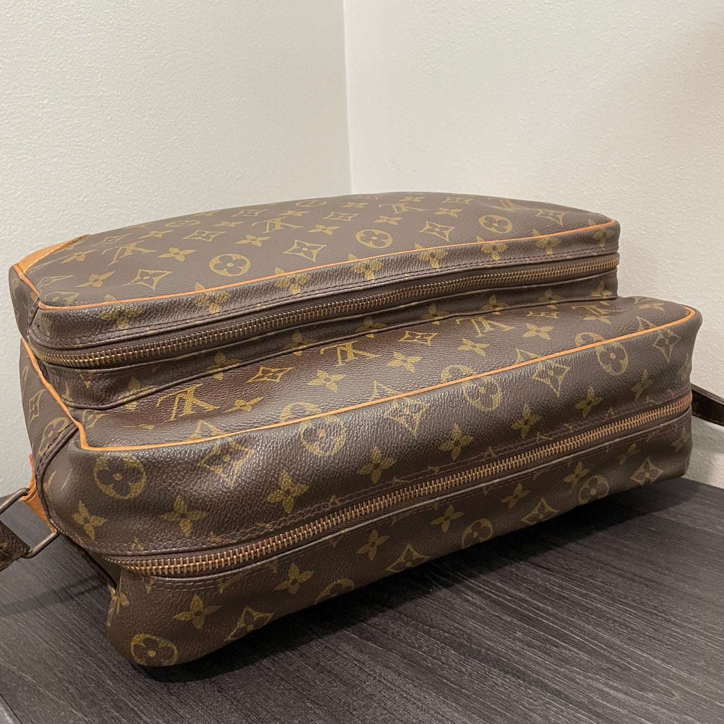 #878 LOUIS VUITTON Monogram Nil 33 Shoulder Bag