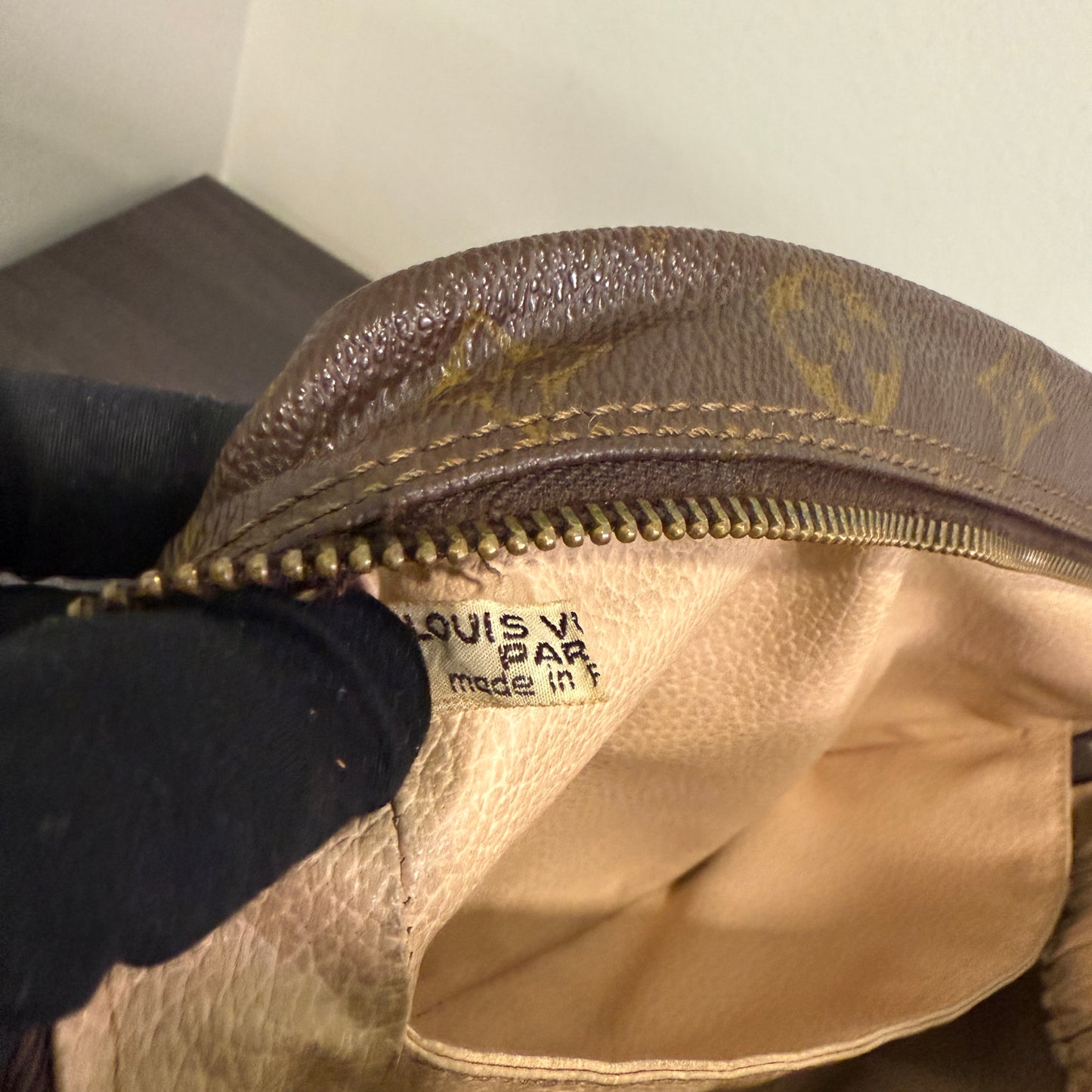 1015-19 LOUIS VUITTON Monogram Cosmetics Travel Case