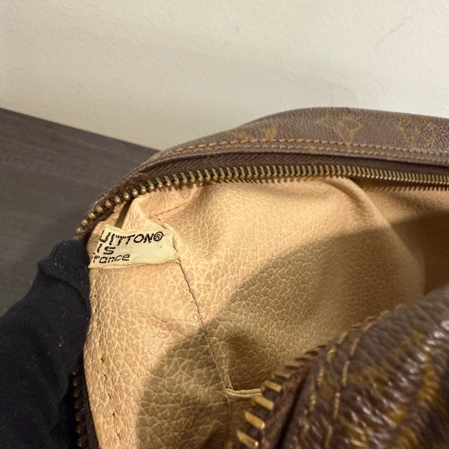 1015-19 LOUIS VUITTON Monogram Cosmetics Travel Case